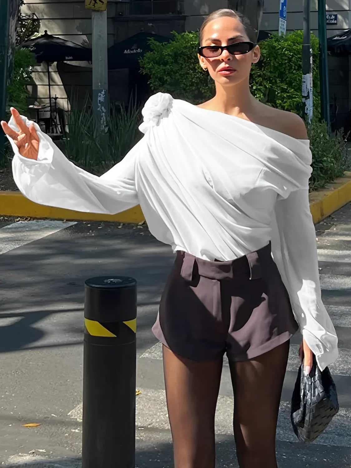 Blusa Feminina Manga Longa com Flor em Chiffon Vivella Ella