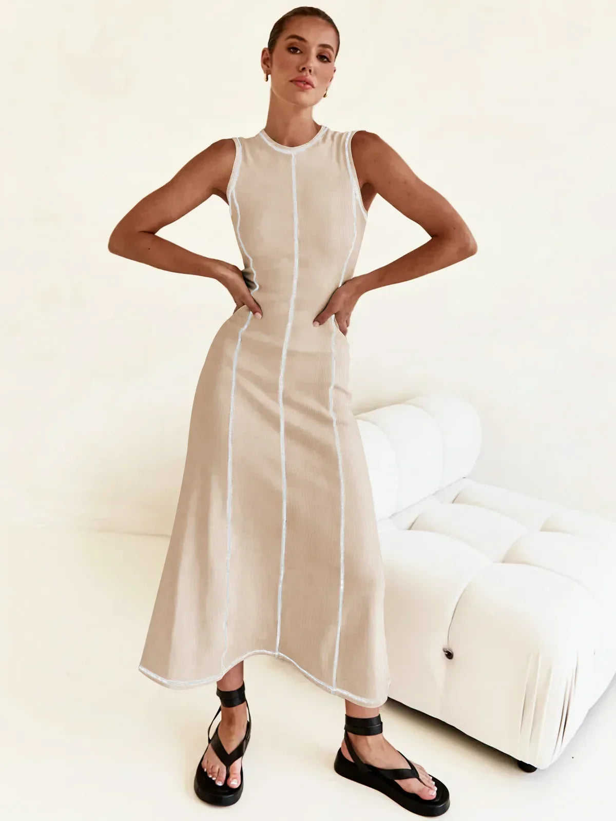 Vestido Midi de Malha Sem Mangas Vivella Eleganza