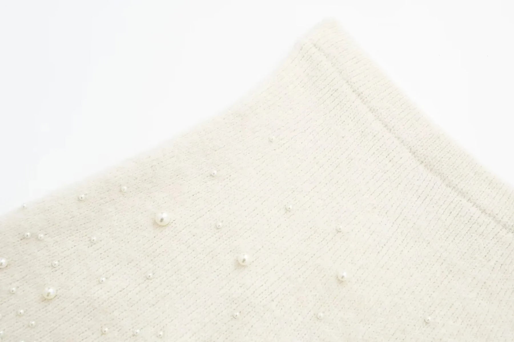 Conjunto Tricô Sueter e Saia com Pérolas Vivella Martina