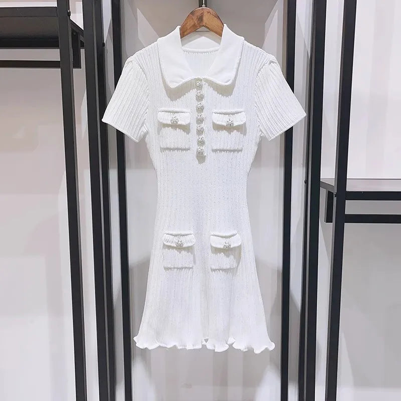 Vestido Curto Tricô Gola Polo e Bolsos Vivella Seraphina