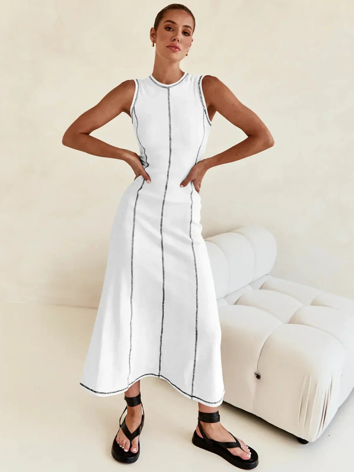 Vestido Midi de Malha Sem Mangas Vivella Eleganza