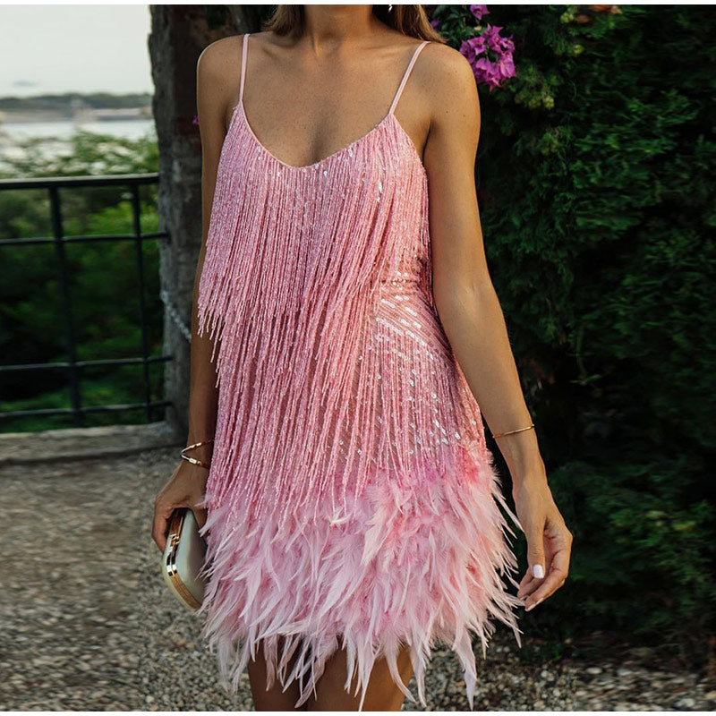 Vestido de Paetê Com Franjas e Plumas Vivella Caterine