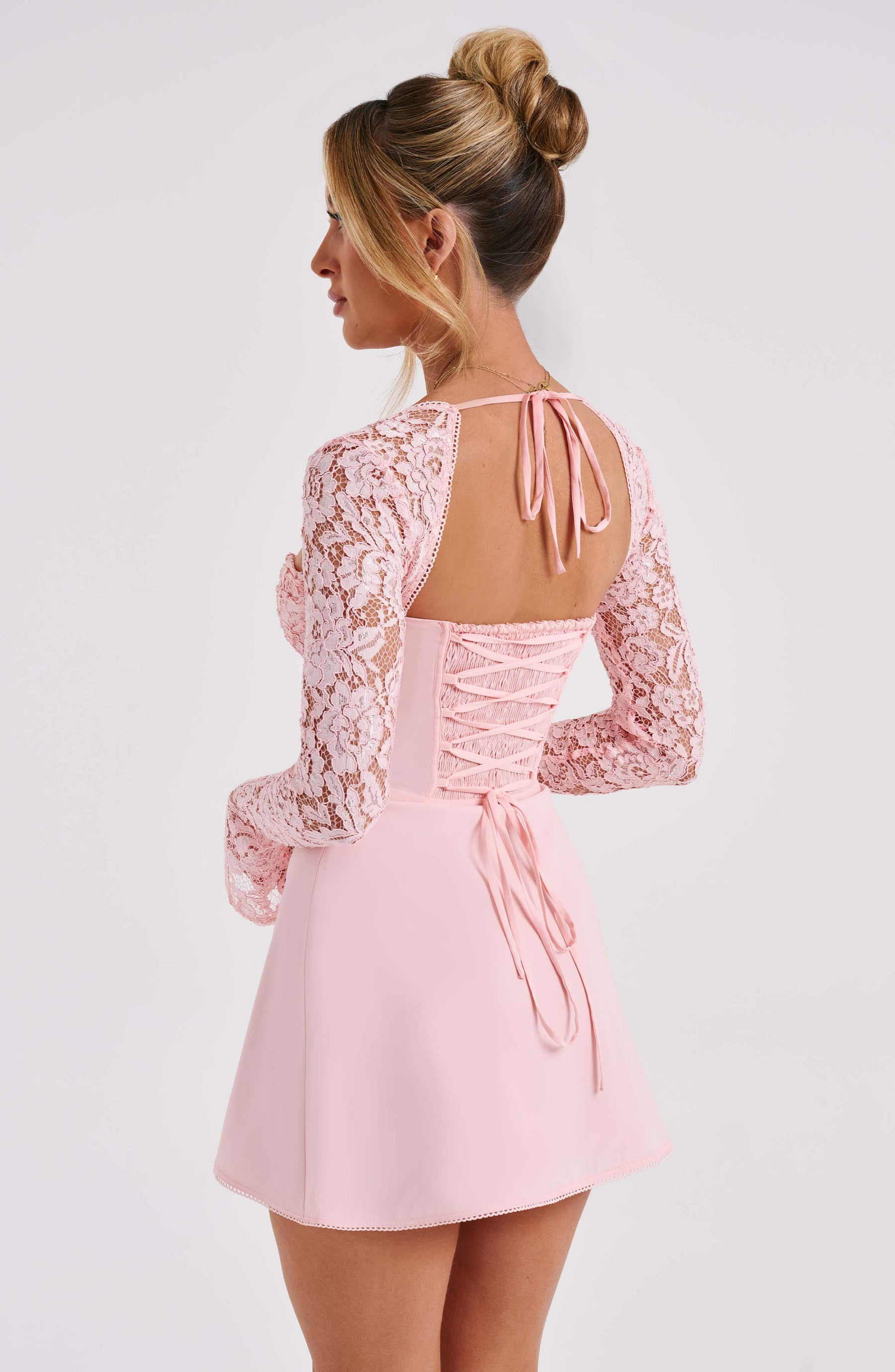 Vestido Curto Manga Longa de Renda Vivella Jacinta Rosa