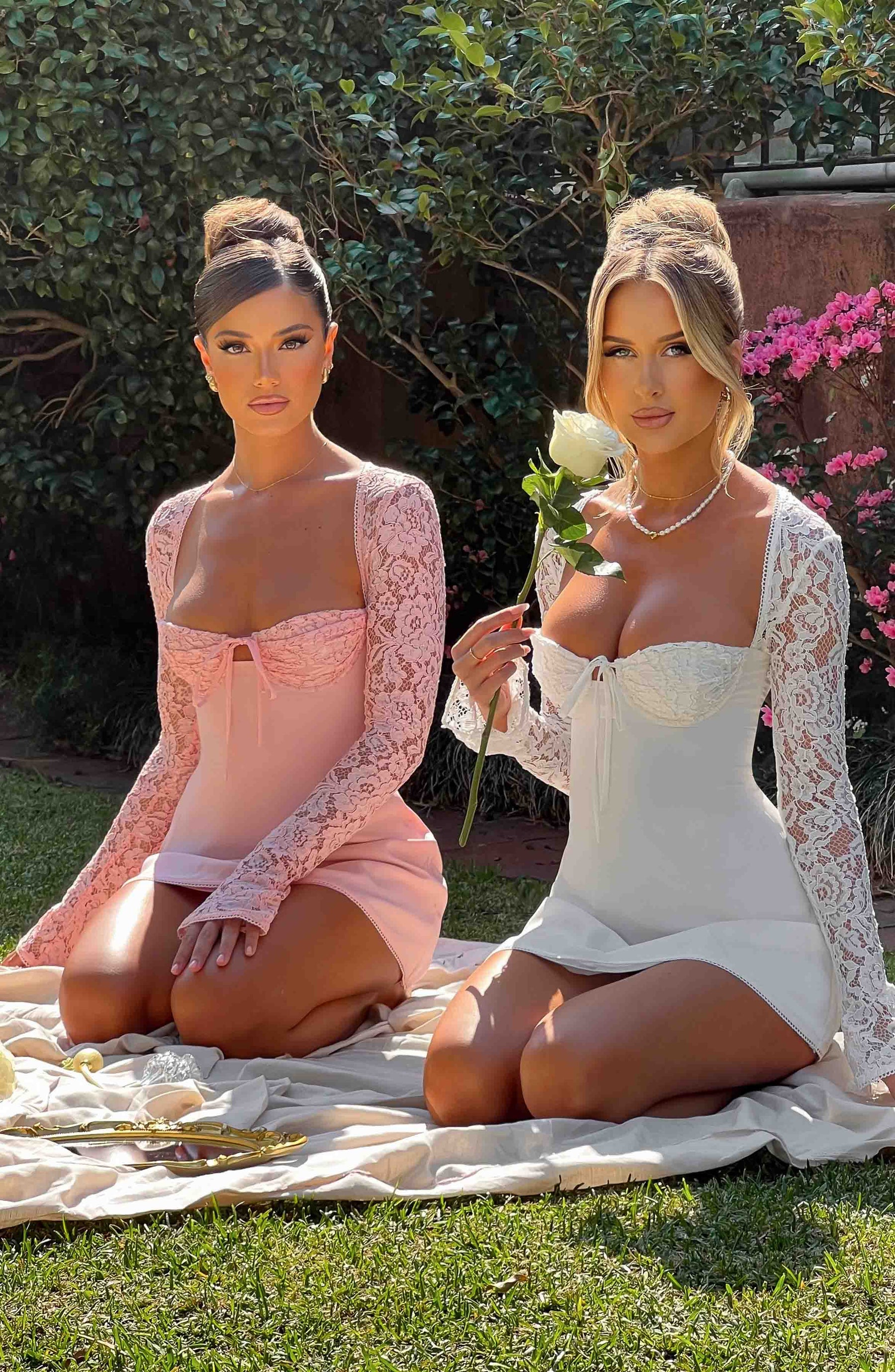 Vestido Curto Manga Longa de Renda Vivella Jacinta Rosa