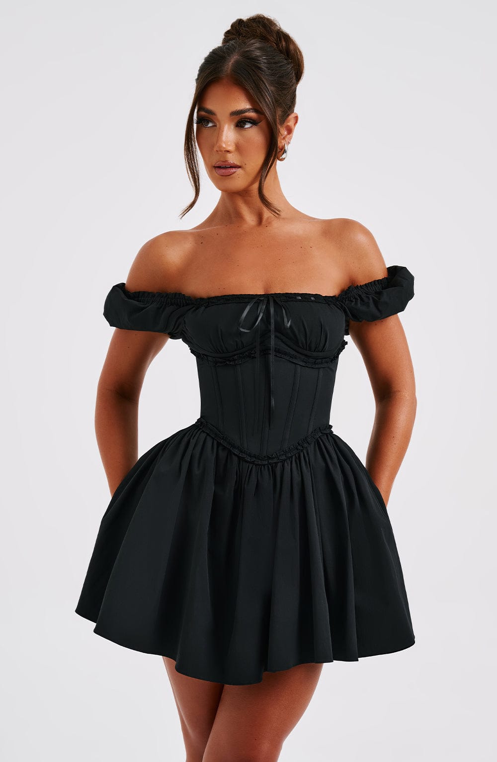 Vestido Curto Bustier Vivella Penélope Preto - GOLDEN ERA