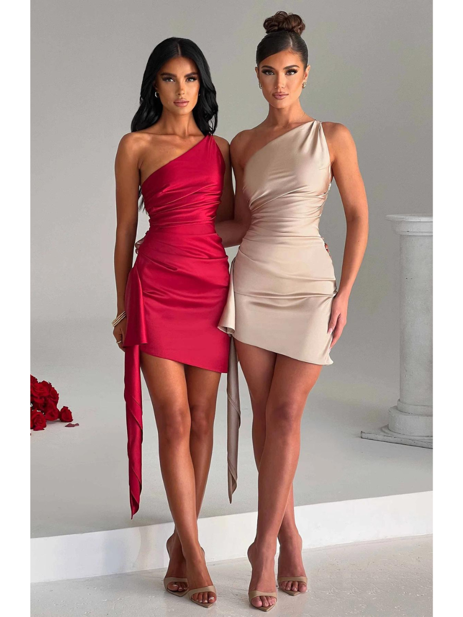 Vestido Curto de Cetim Vivella Avery