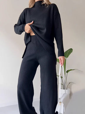 Conjunto de Tricô Canelado com Suéter Mullet Gola Alta e Calça Pantalona Vivella Laura - OUTONO/INVERNO