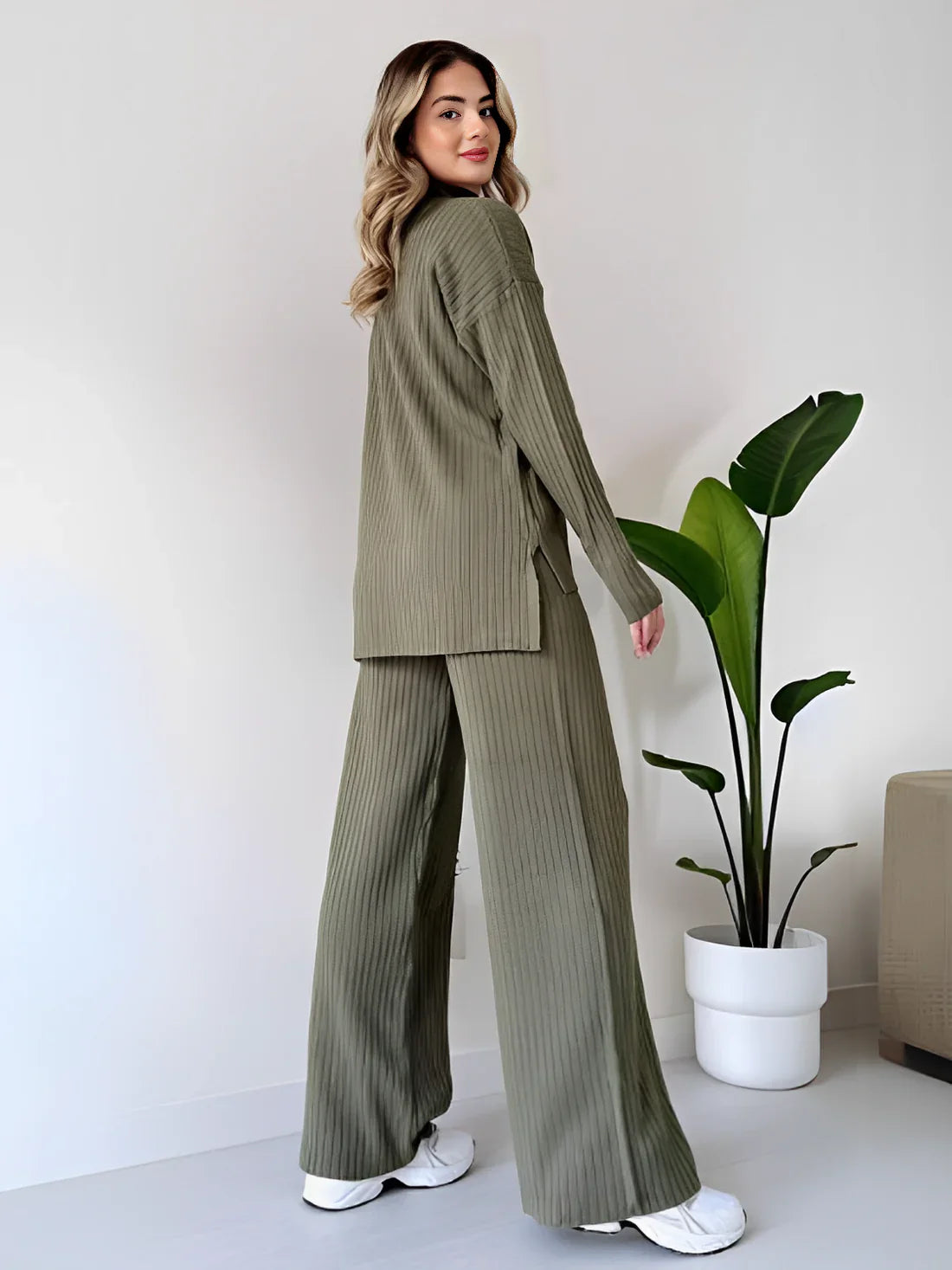 Conjunto de Tricô Canelado com Suéter Mullet Gola Alta e Calça Pantalona Vivella Laura - OUTONO/INVERNO