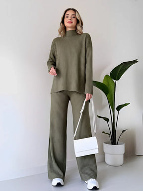 Conjunto de Tricô Canelado com Suéter Mullet Gola Alta e Calça Pantalona Vivella Laura - OUTONO/INVERNO