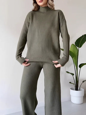 Conjunto de Tricô Canelado com Suéter Mullet Gola Alta e Calça Pantalona Vivella Laura - OUTONO/INVERNO