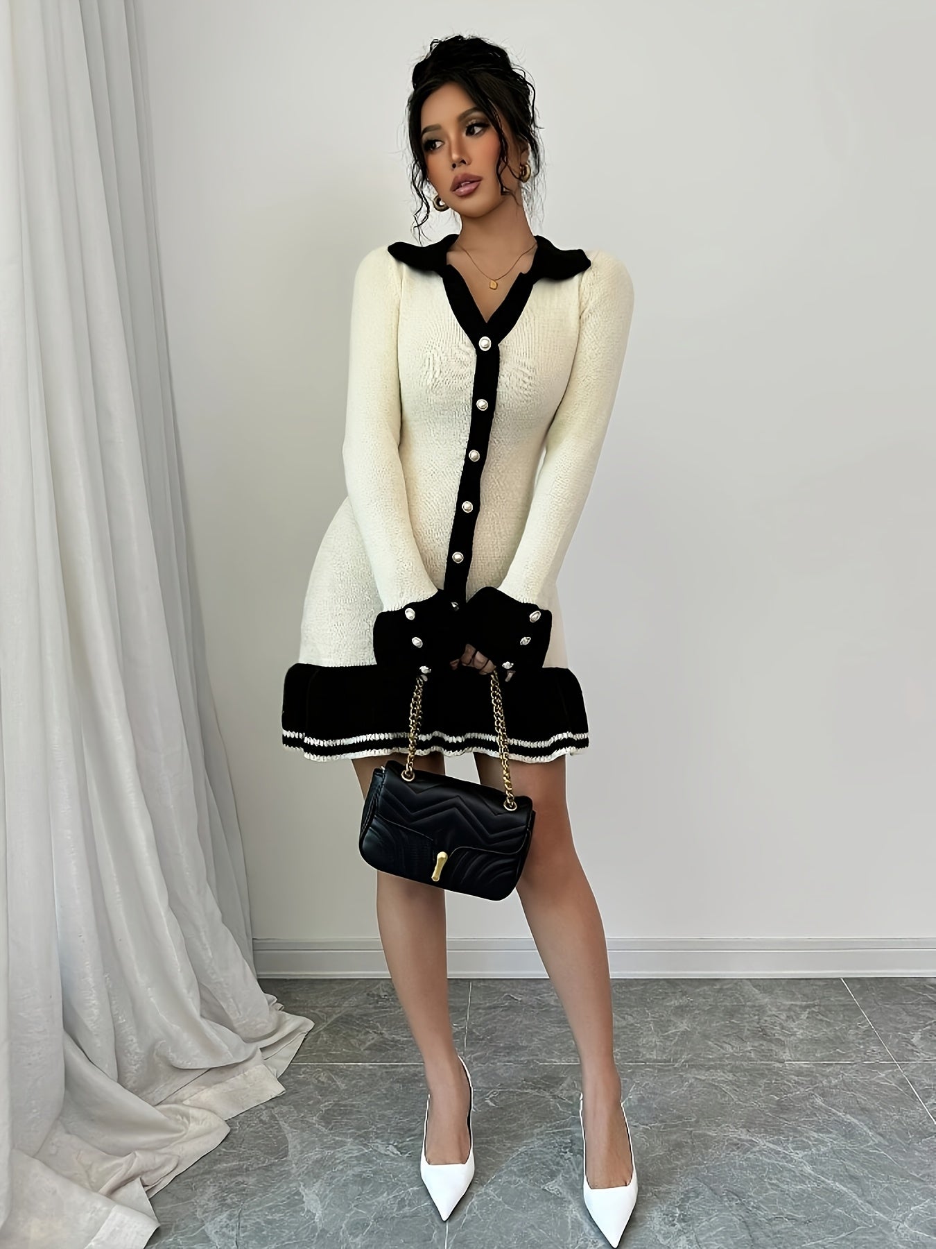 Vestido Curto Manga Comprida com Botões Vivella Giulietta