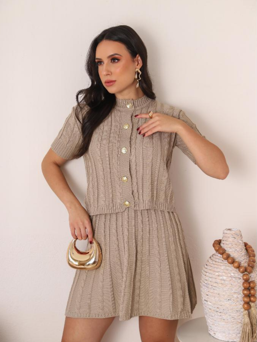 Conjunto Tricot Saia Curta e Blusa Meia Manga com Botões Vivella Lívia