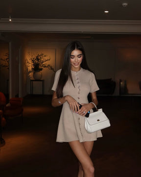 Vestido Curto Tricô com Botões Vivella Bele