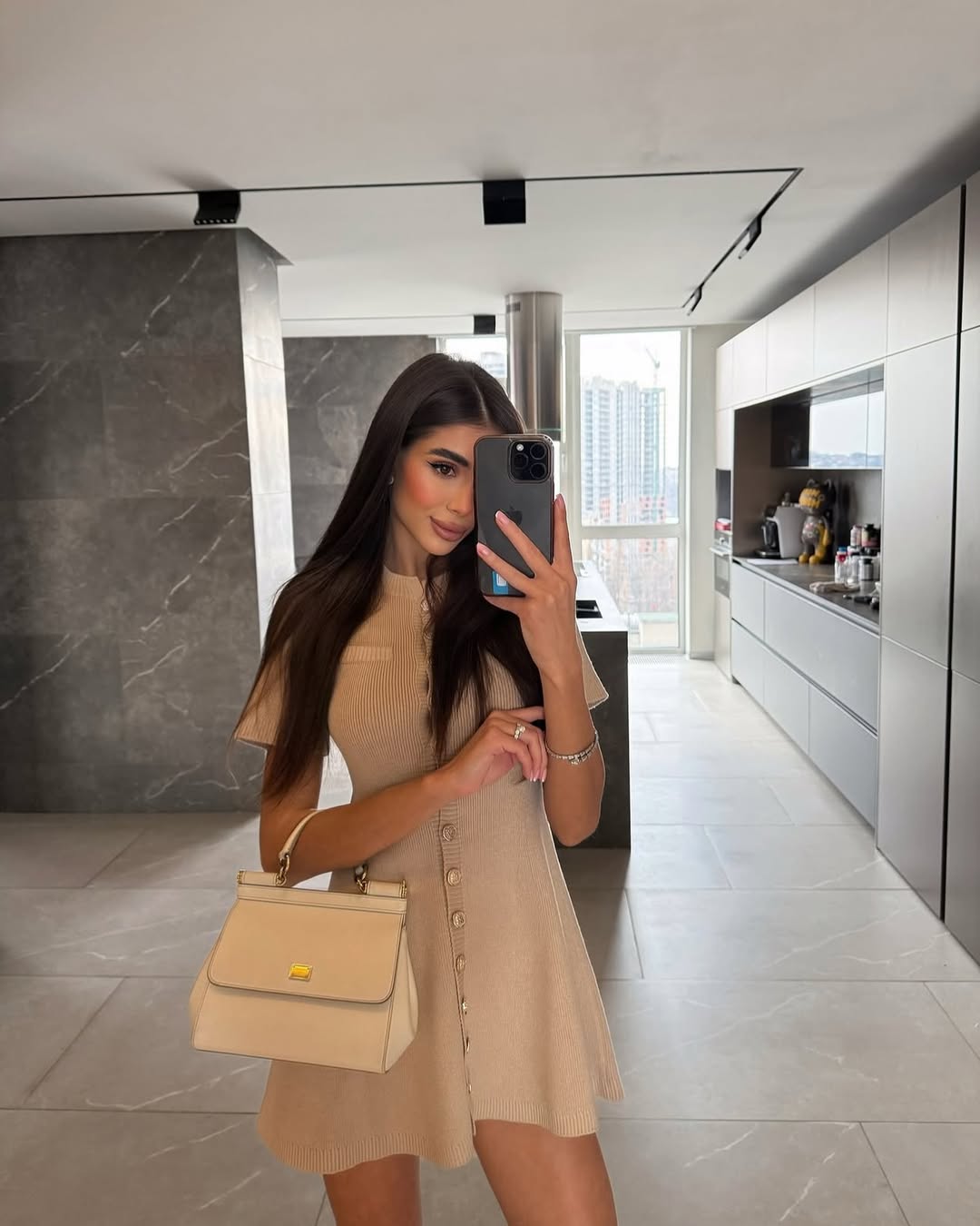 Vestido Curto Tricô com Botões Vivella Bele