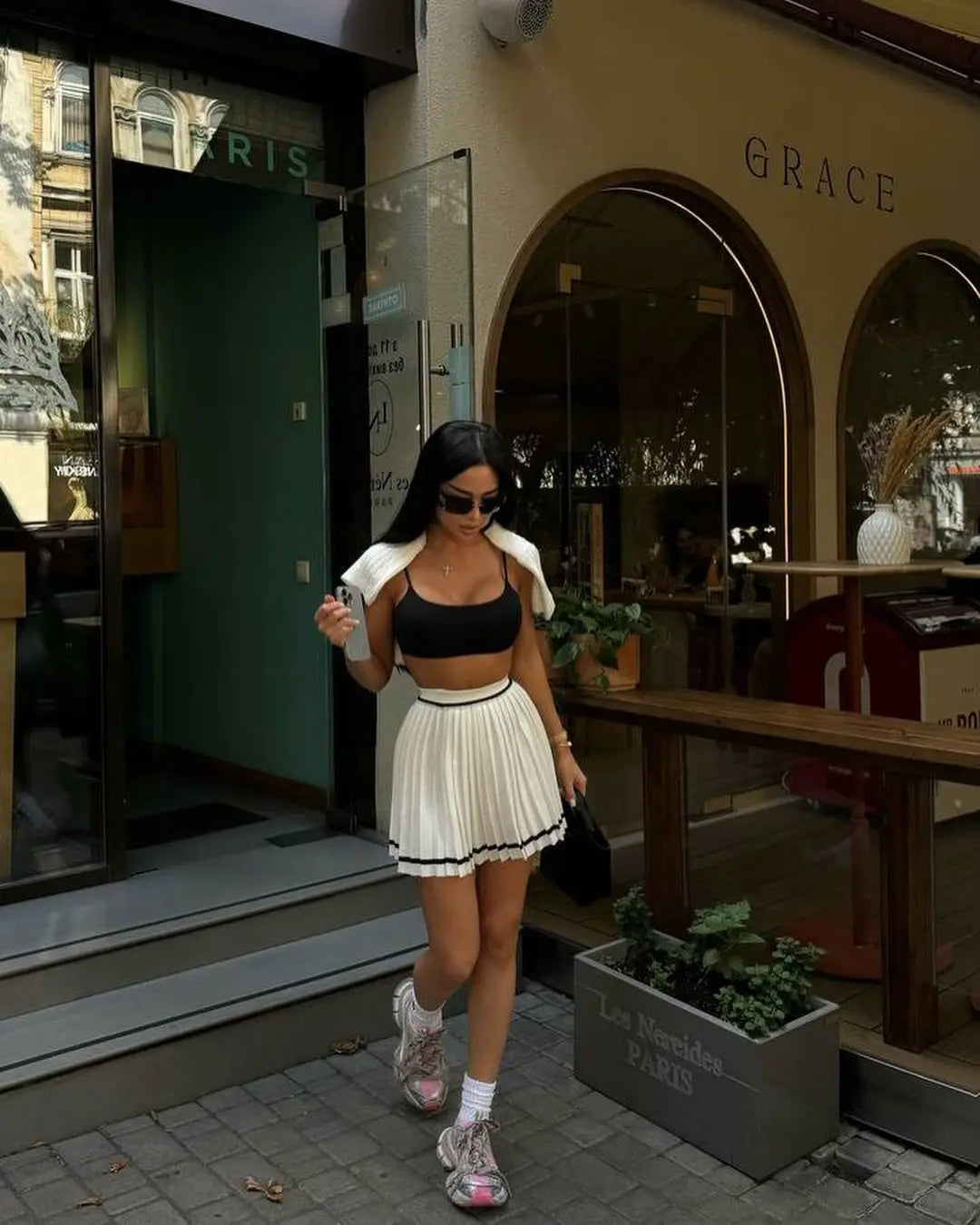 Conjunto Tricô Cropped e Saia Curta Plissada Vivella Chloé