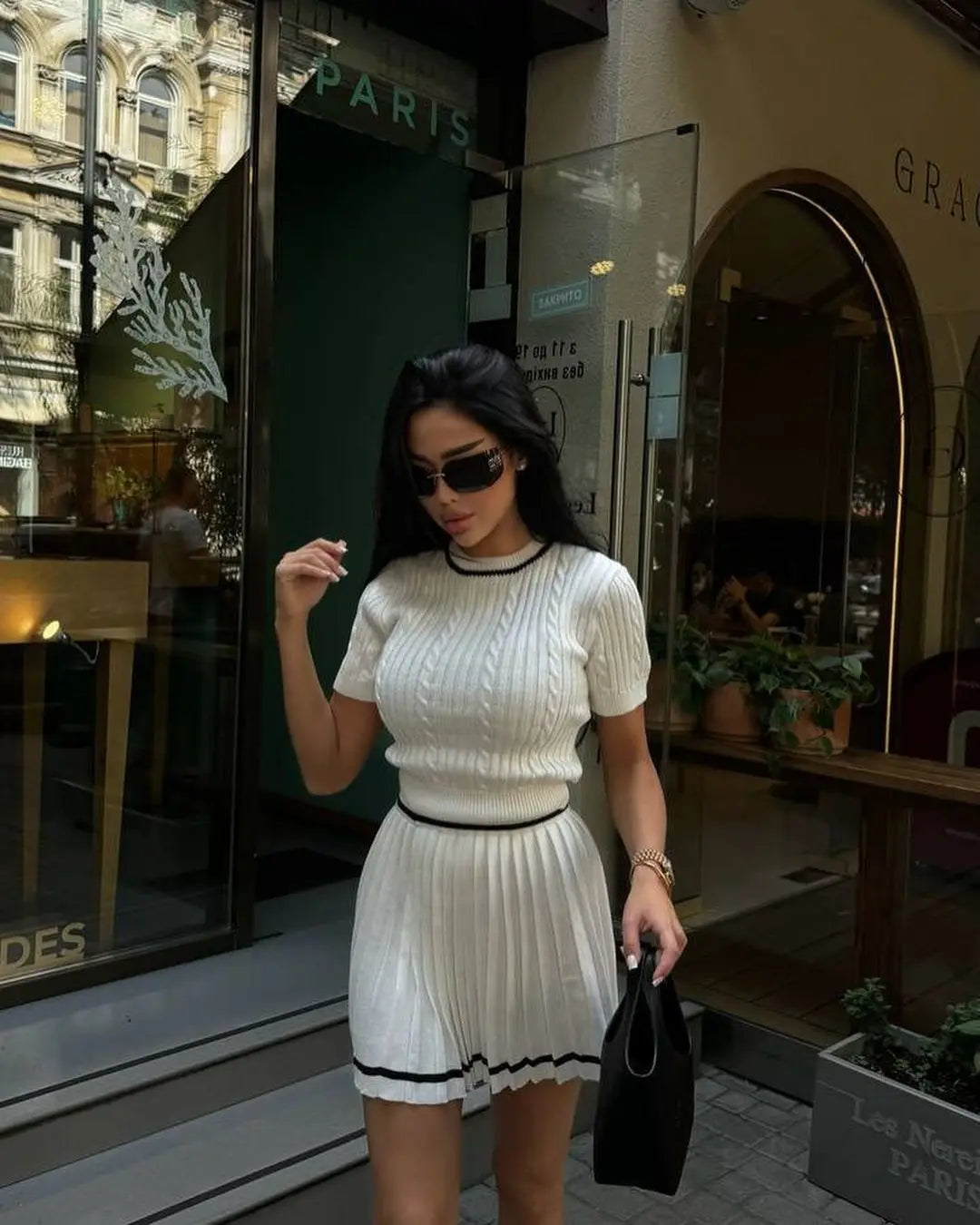 Conjunto Tricô Cropped e Saia Curta Plissada Vivella Chloé