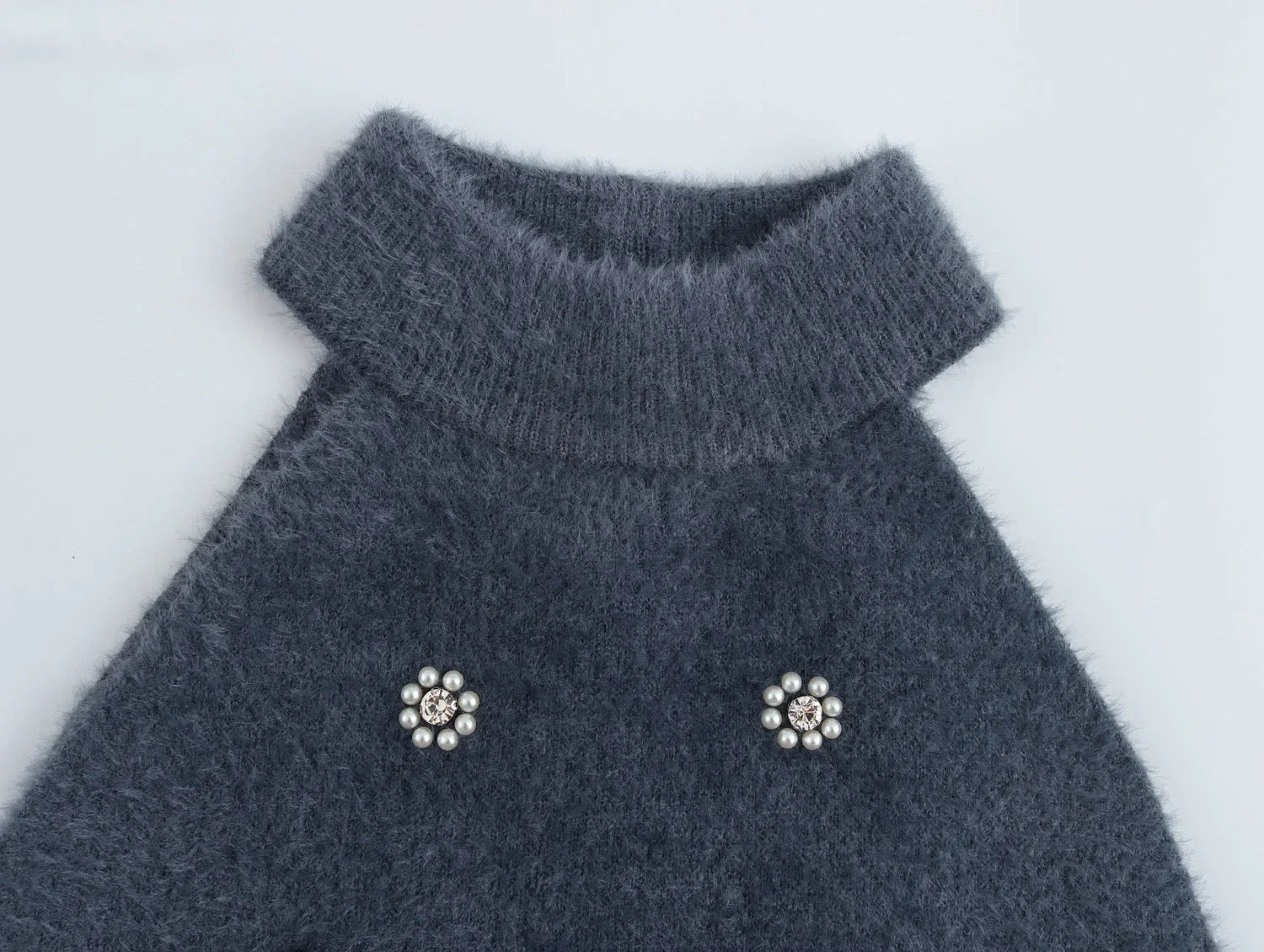 Vestido Curto Tricô com Pérolas Vivella Anya