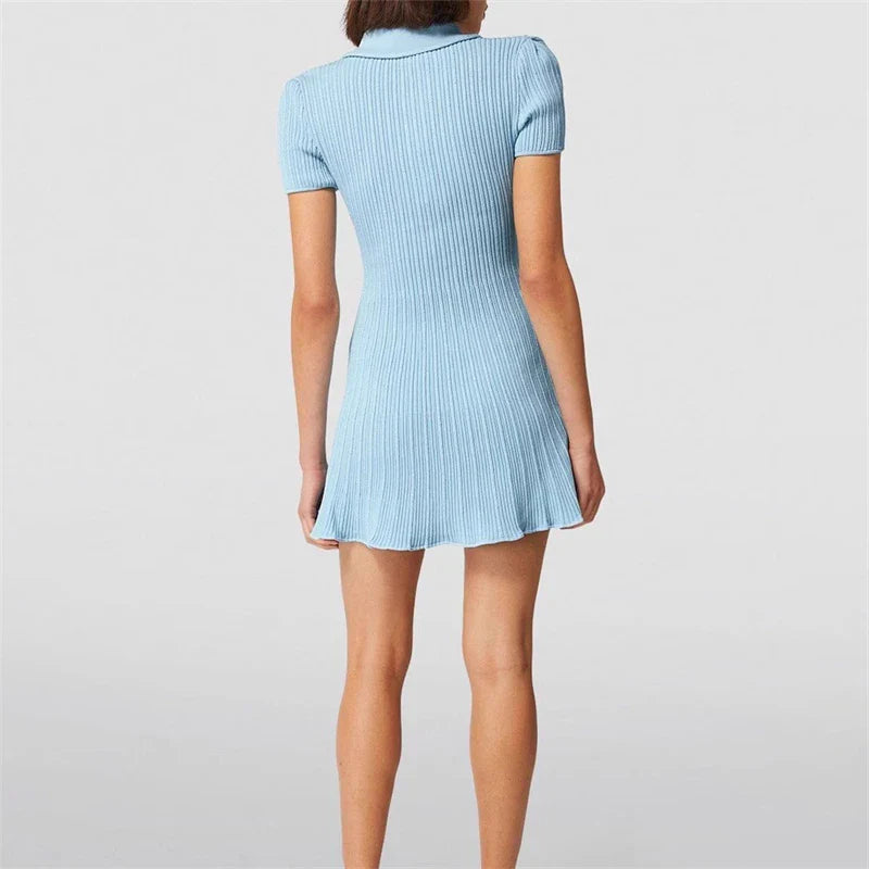 Vestido Curto Tricô Gola Polo e Bolsos Vivella Seraphina