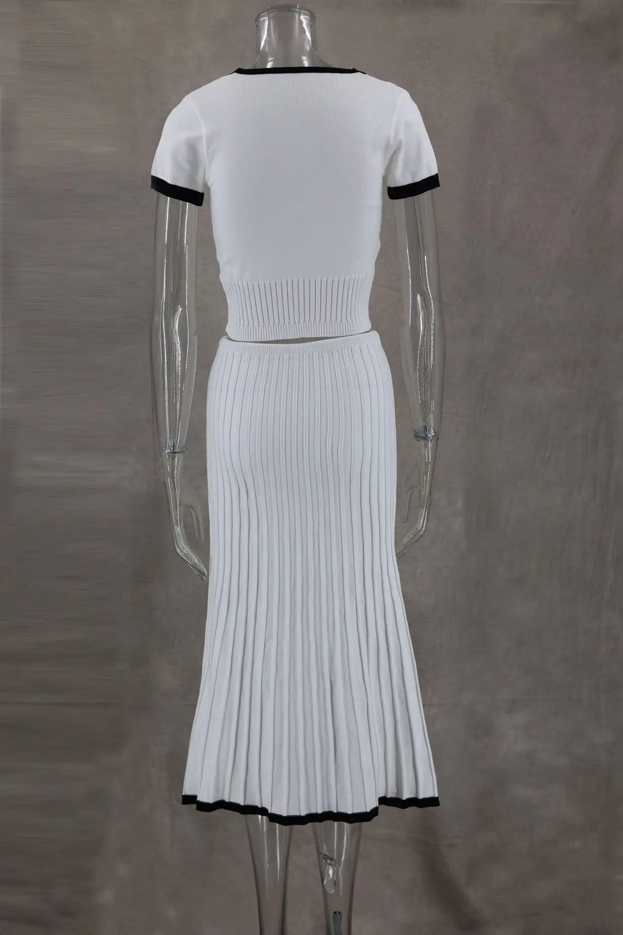 Conjunto Cropped e Saia Midi Plissada Vivella Juliette
