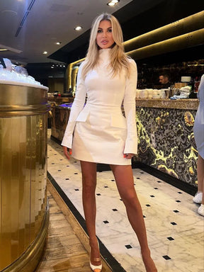 Vestido Curto Manga Longa Gola Alta Vivella Paris