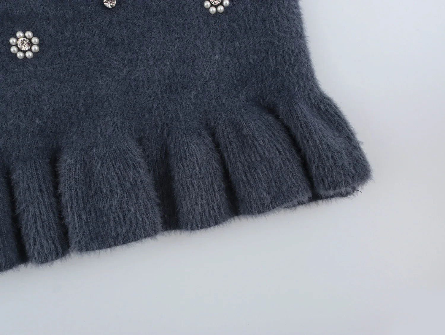 Vestido Curto Tricô com Pérolas Vivella Anya