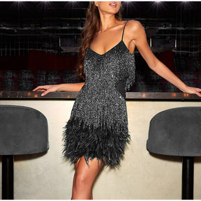 Vestido de Paetê Com Franjas e Plumas  Vivella Caterine