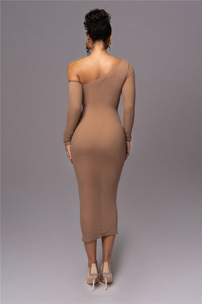 Vestido Midi Manga Longa de Tule Forrado Vivella Lauren