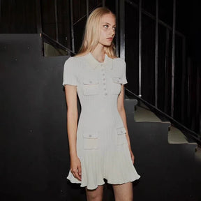 Vestido Curto Tricô Gola Polo e Bolsos Vivella Seraphina