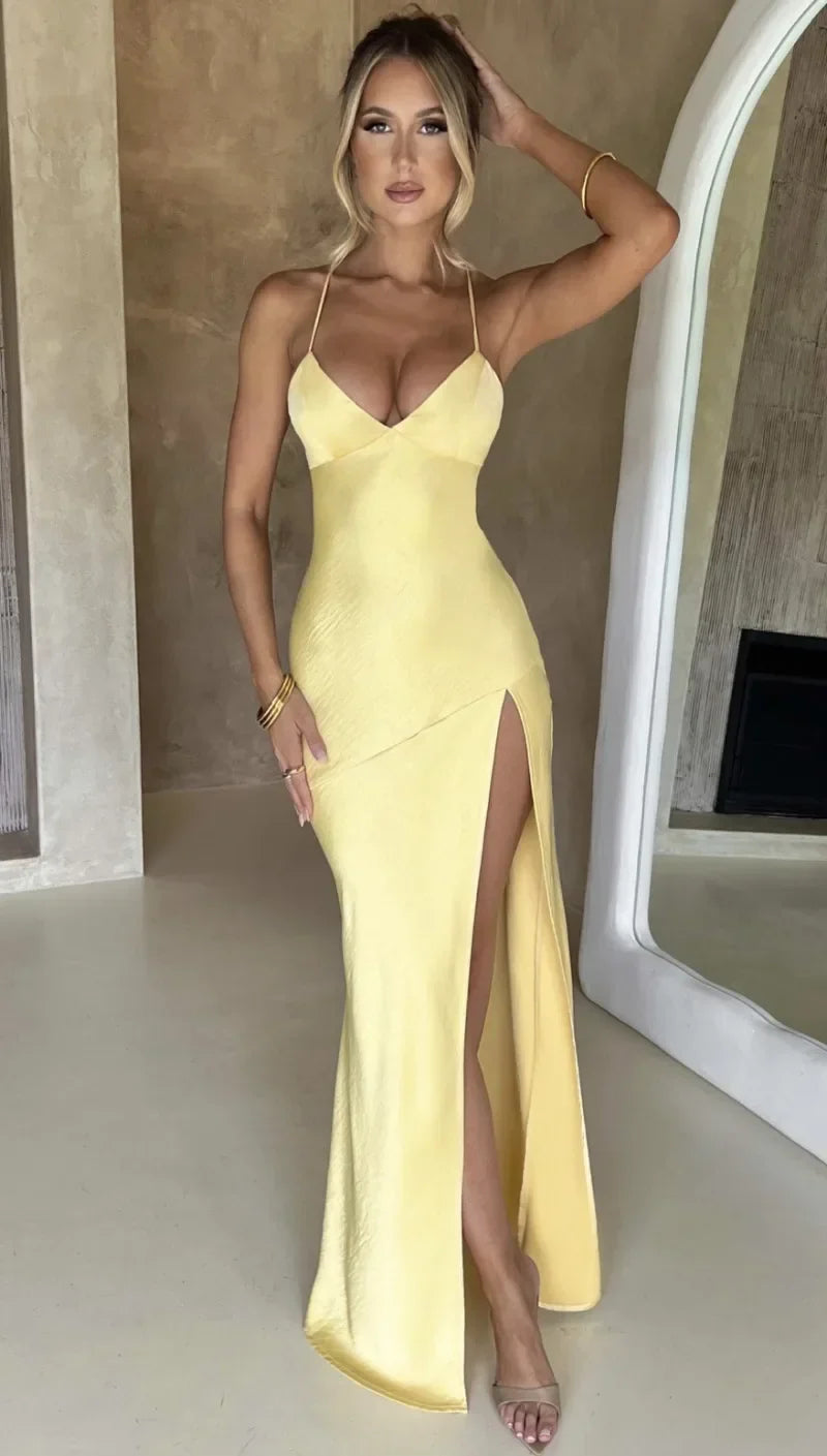 Vestido Longo de Cetim com Fenda e Decote nas Costas Vivella Stela
