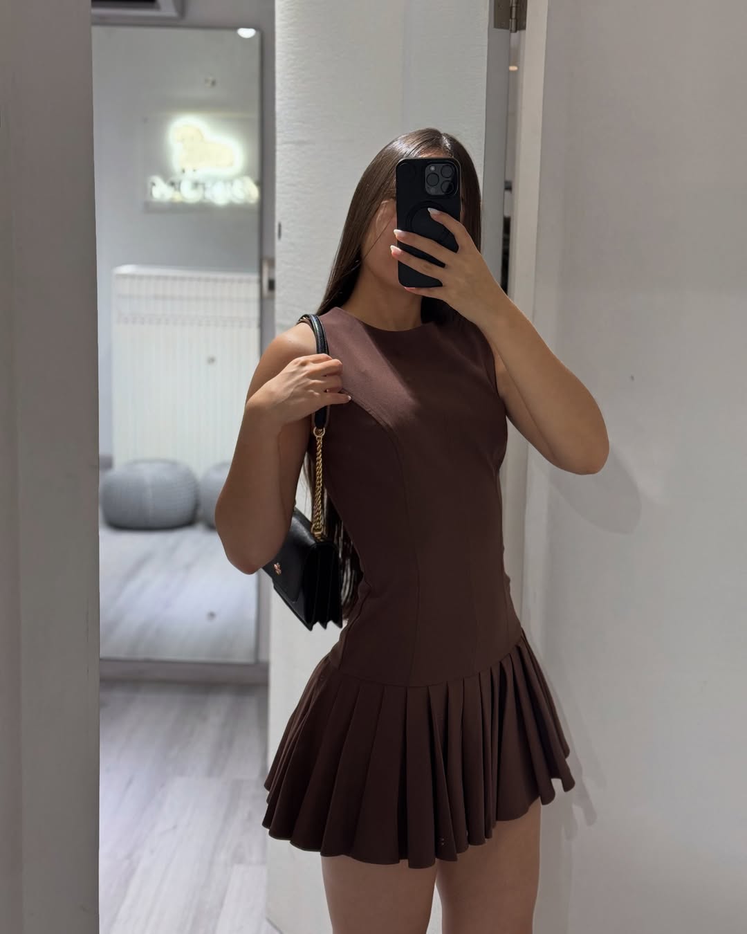 Vestido Curto Barra Plissada Vivella Amara