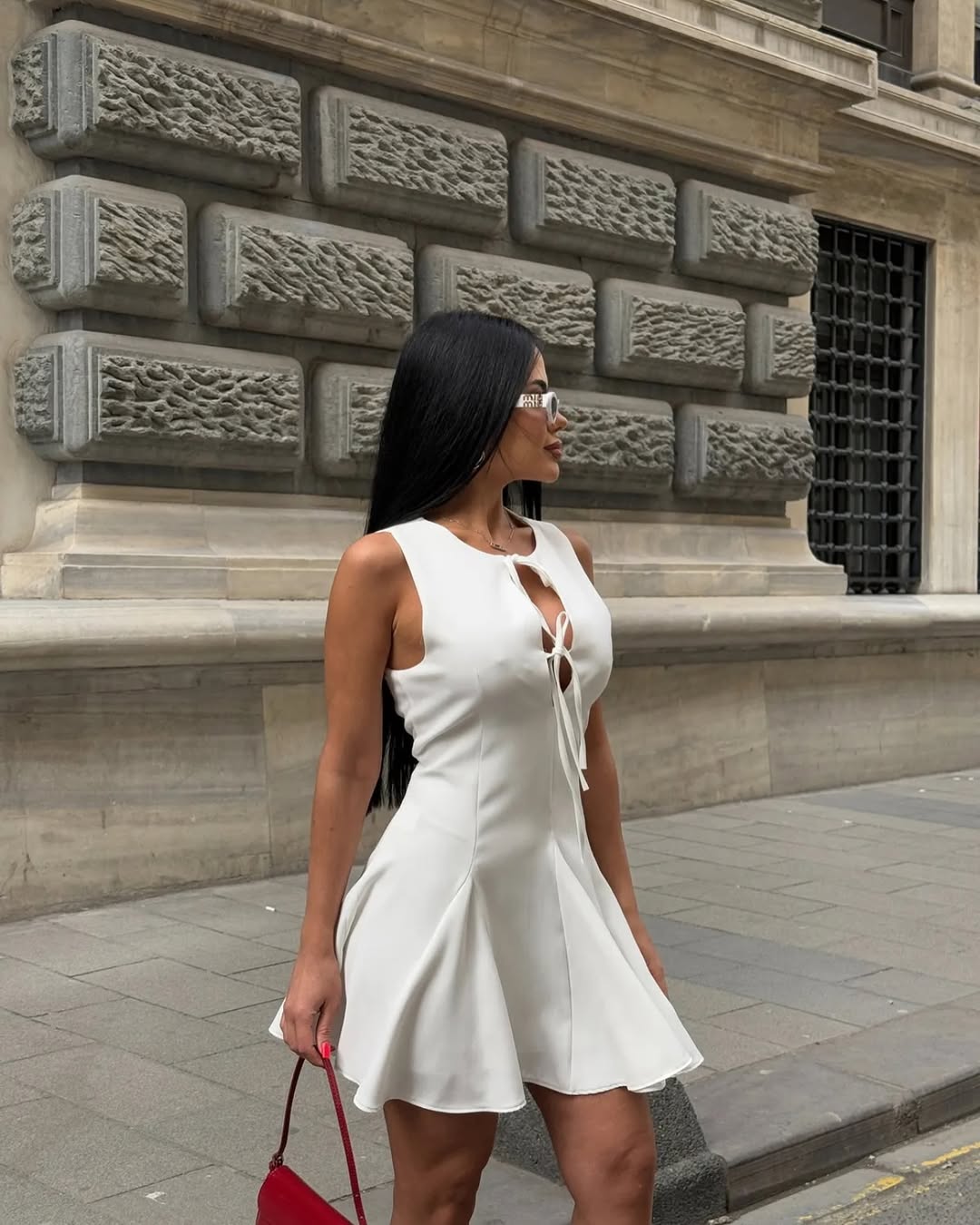 Vestido Curto Godê Barra Plissada Vivella Sienna