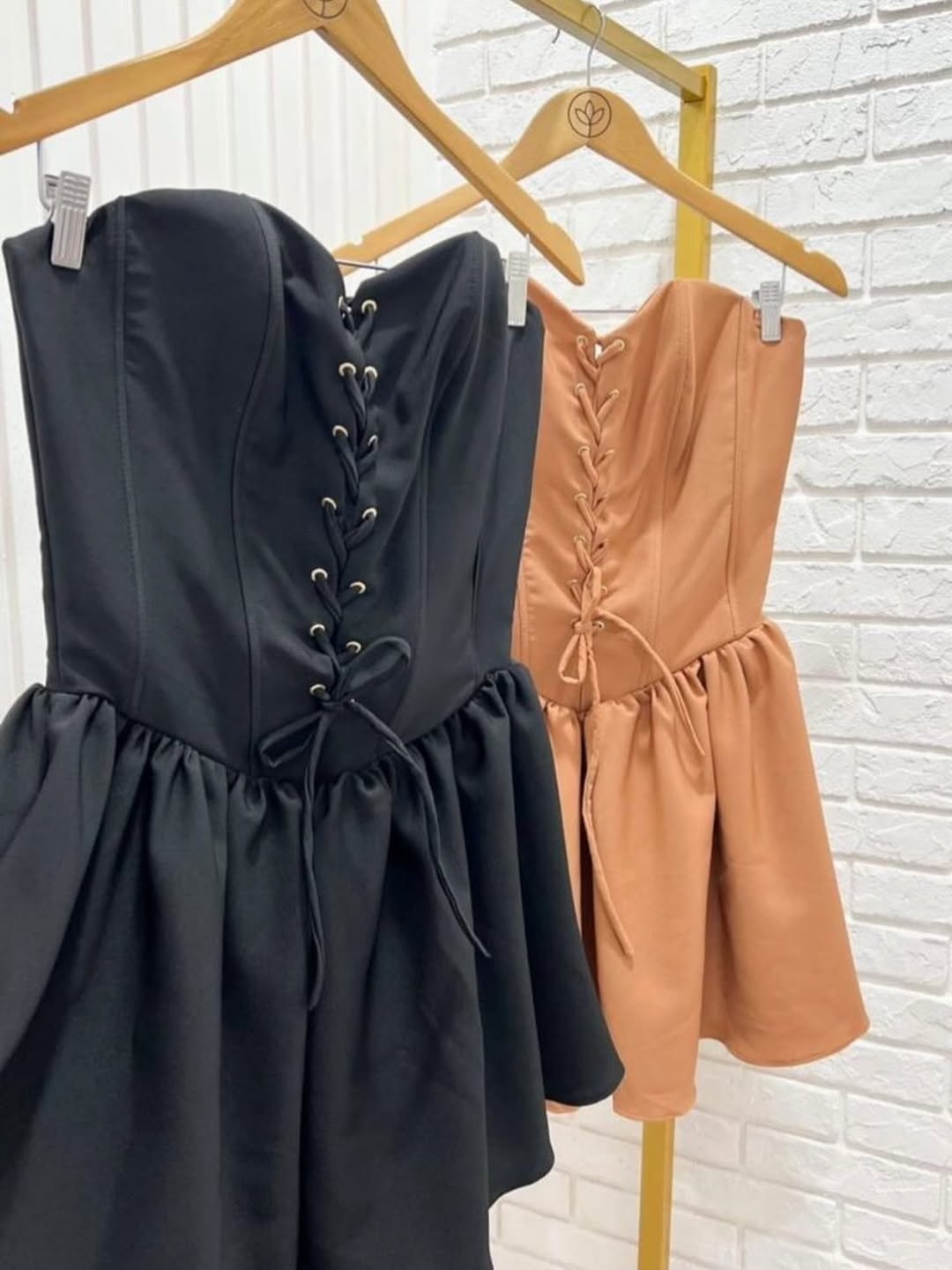 Vestido Curto Corset com Amarrações Vivella Yasmin