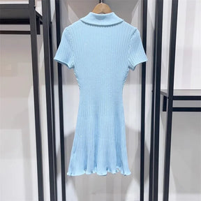 Vestido Curto Tricô Gola Polo e Bolsos Vivella Seraphina