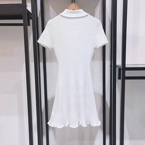 Vestido Curto Tricô Gola Polo e Bolsos Vivella Seraphina