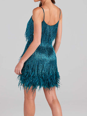 Vestido de Paetê Com Franjas e Plumas  Vivella Caterine