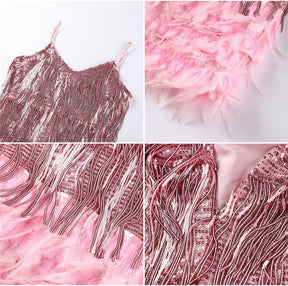 Vestido de Paetê Com Franjas e Plumas  Vivella Caterine