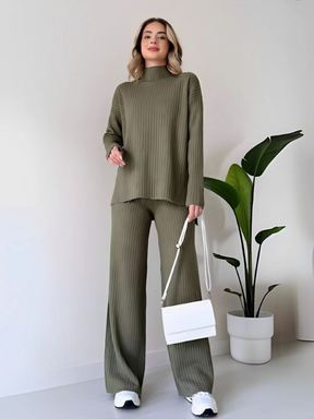 Conjunto de Tricô Canelado com Suéter Mullet Gola Alta e Calça Pantalona Vivella Laura - OUTONO/INVERNO