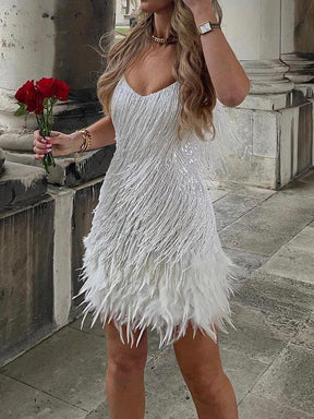Vestido de Paetê Com Franjas e Plumas  Vivella Caterine