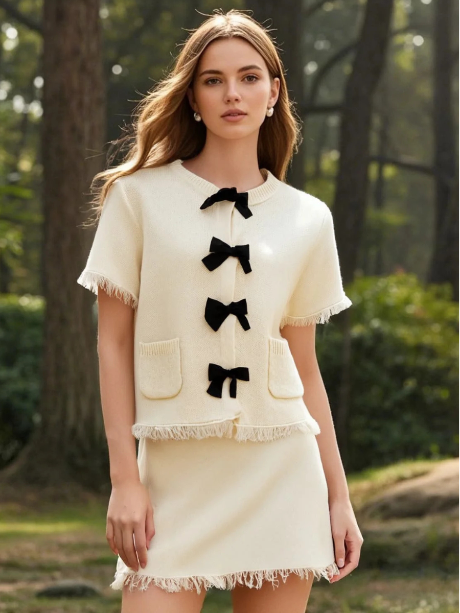 Conjunto Tricô Blusa Manga Curta e Saia Curta Vivella Safira