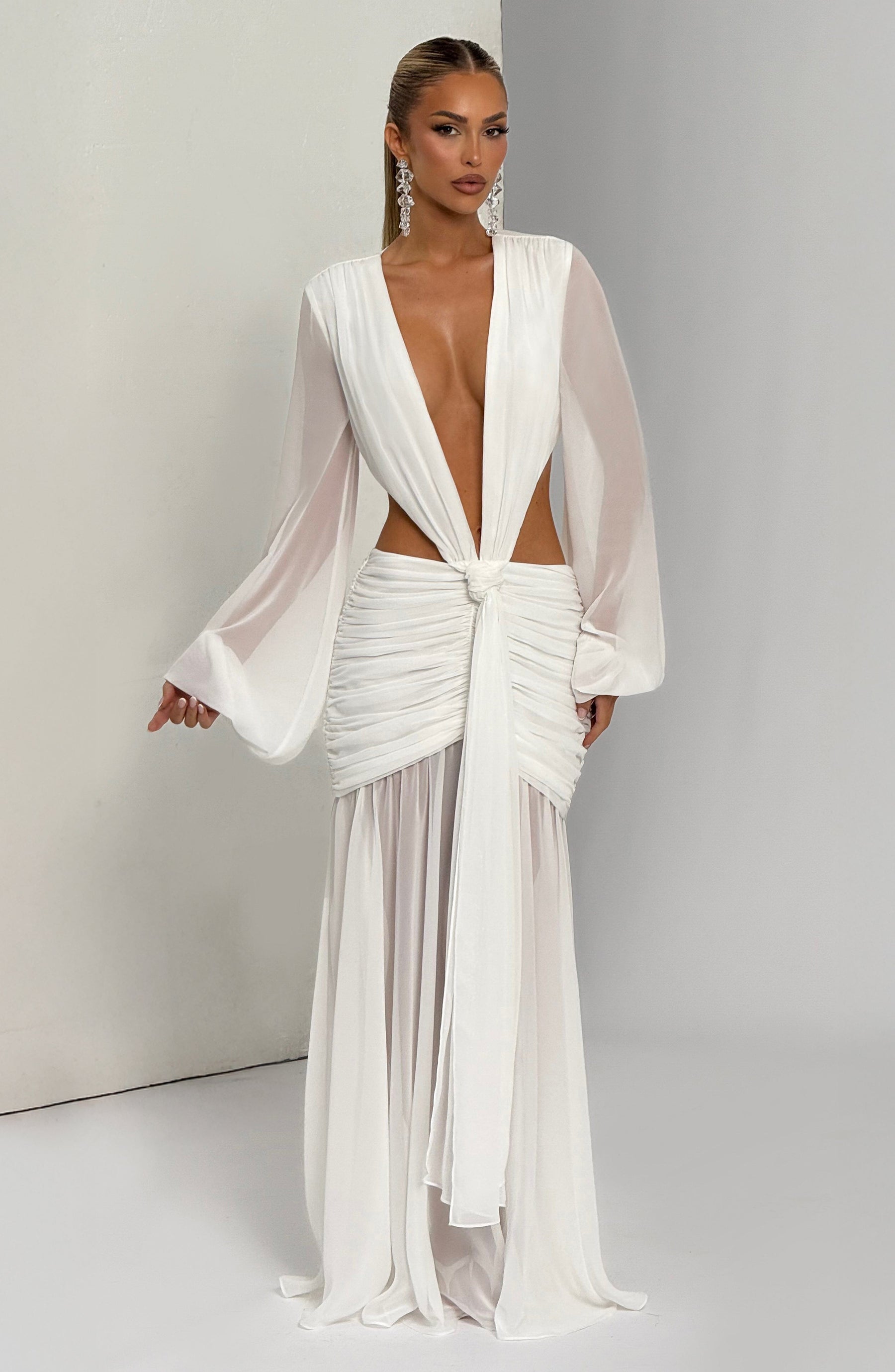 Vestido Longo Manga Comprida em Tule Vivella Kyra