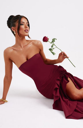 Vestido Longo com Fenda de  Babados Vivella Angelina Marsala