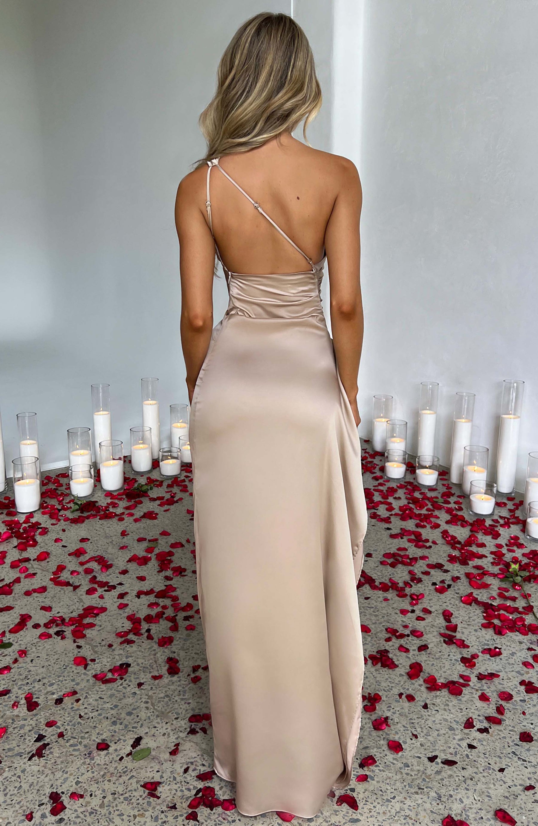 Vestido Longo de Cetim Vivella  Avery