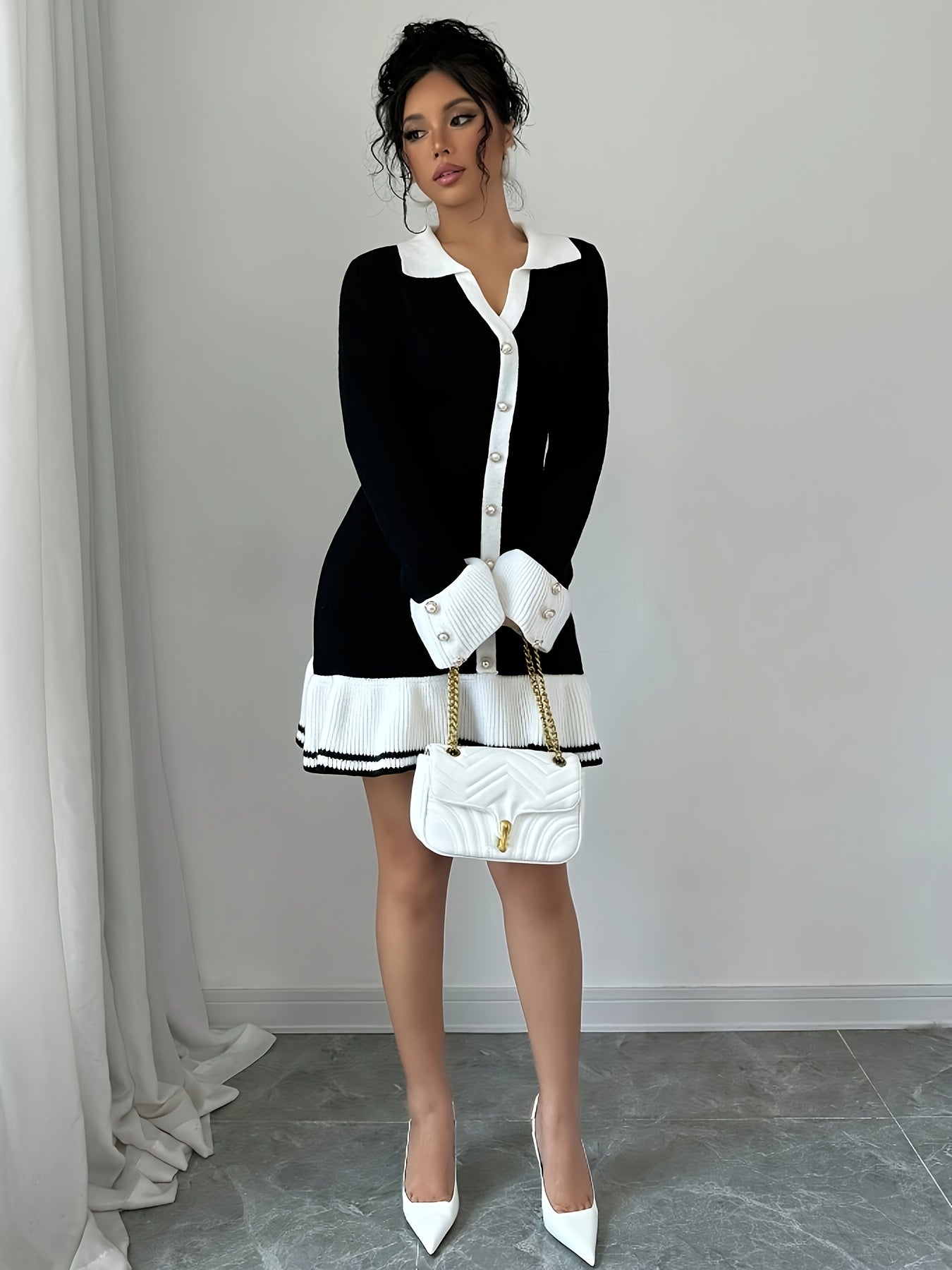 Vestido Curto Manga Comprida com Botões Vivella Giulietta