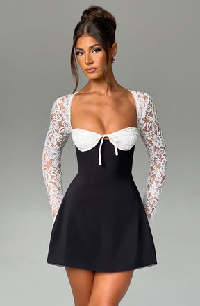 Vestido Curto Manga Longa de Renda Vivella Jacinta Preto e Branco