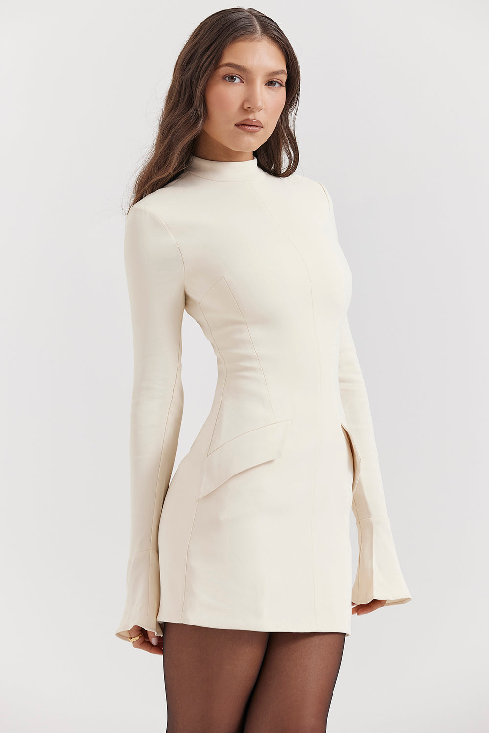 Vestido Curto Manga Longa Vivella Kayla