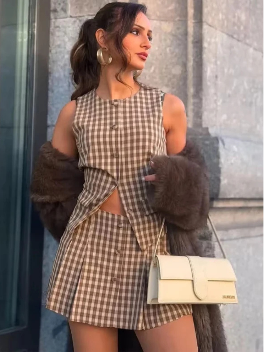 Conjunto Xadrez Colete com Botões e Saia Curta Vivella Megan
